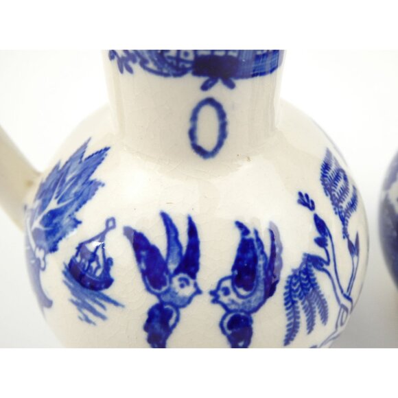 Set Of 2 Vintage Blue & White Ceramic Oil & Vinegar Cruet Pitchers With 1 Lid - Picture 8 of 16